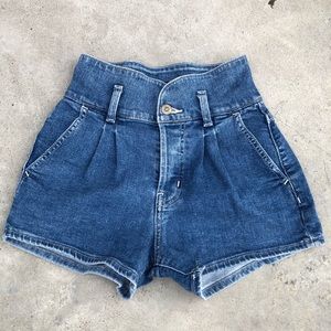 Hollister ultra heigh rise mom shorts stretch 23